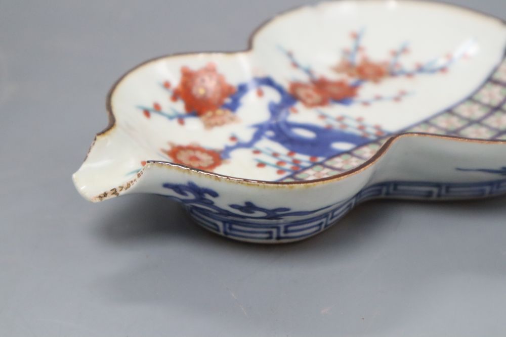 Two Japanese early Arita porcelain dishes